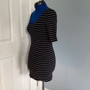 Great dress for a day out and about! Very comfy!
